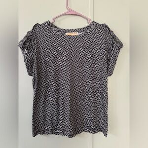 Michael Kors Black/White Geometric Print Blouse Cuffed Short Sleeves Size S NWT